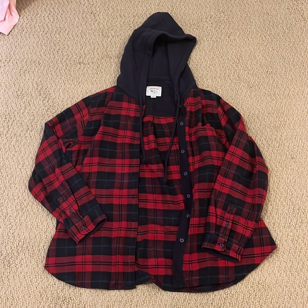 Medium American Eagle Hooded Flannel w/ Red and Navy Plaid Pattern